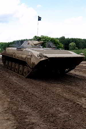 Panzer fahren im BMP
